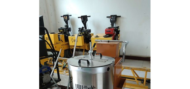 廠家直銷高級(jí)手推熱熔劃線機(jī)，手推熱熔劃線機(jī)